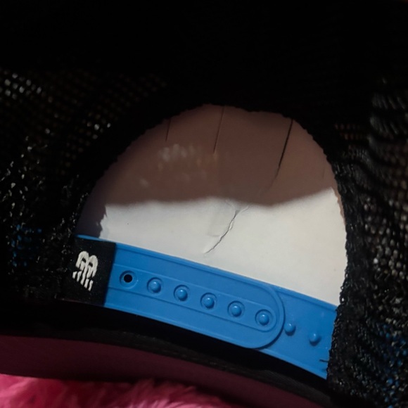 New Balance SnapBack Essentials Adjustable Trucker Hat - Picture 6 of 8